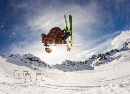 ng娱乐官网-欧国联半决赛巅峰对决，双雄并进 问鼎之路谁主沉浮